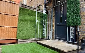 White Glasshouse Yard 1Fl